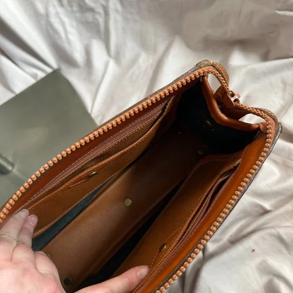 Dooney & Bourke All Weather Leather crossbody bag - Picture 8 of 9